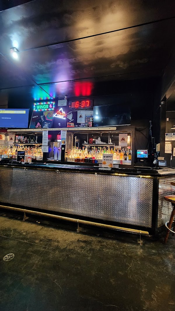 Biloxy's Wings n' Things
